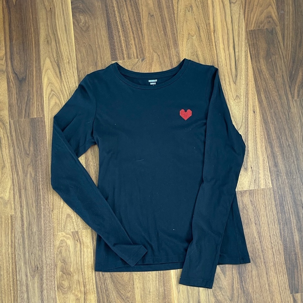 aritzia black long sleeve with heart